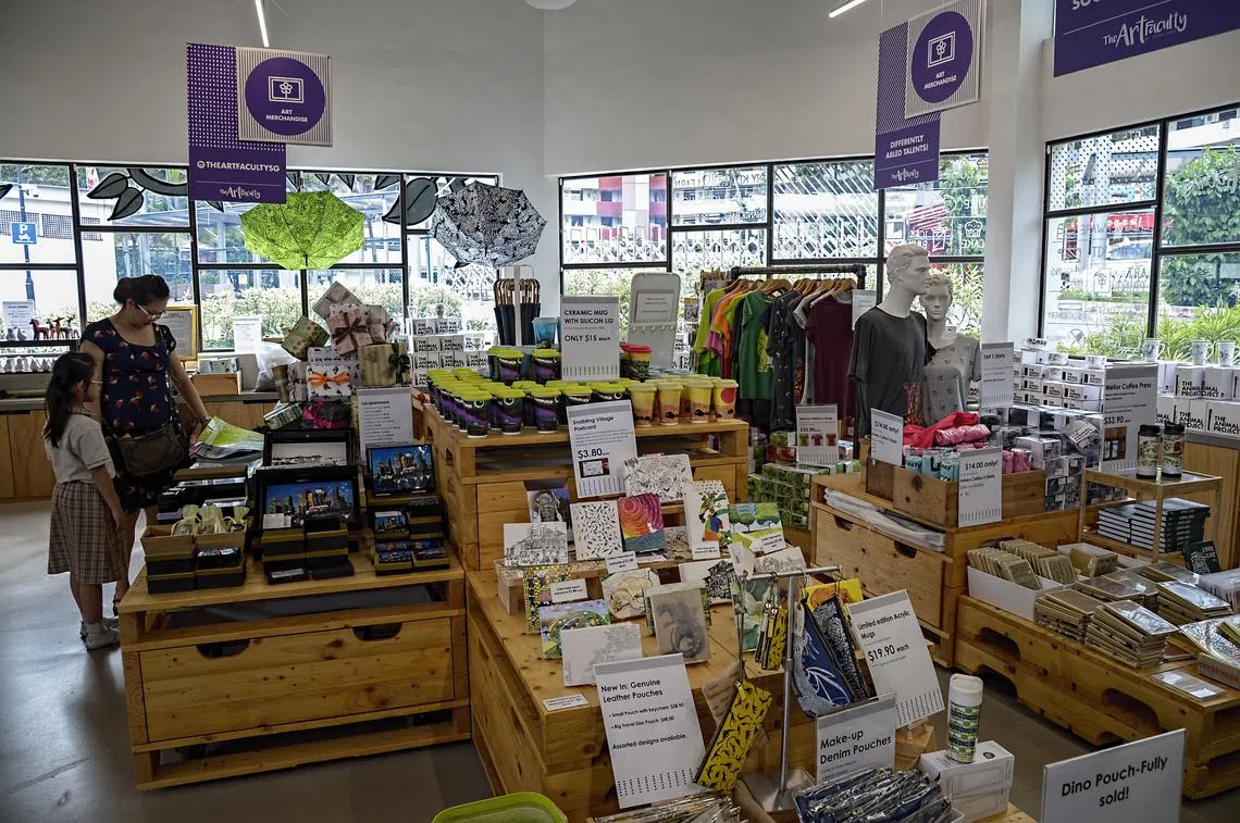 坐落在新协立综合设施（Enabling Village）内的The Art Faculty 小卖部，售卖让人爱不释手的文具及手工艺品。（海峡时报）