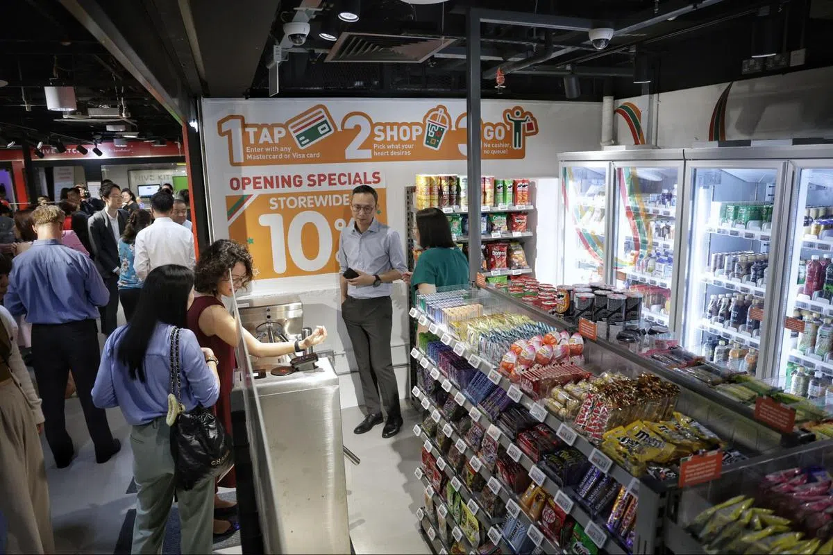 7-11今年初开设首家无人便利店。（海峡时报）