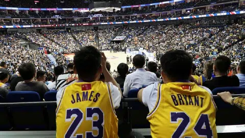 虽然在NBA火箭队总经理莫雷最近避谈这起风波后，中国网站从完全没有火箭讯息，犹如NBA根本没有火箭队的“恶劣”情况有所减缓，如今出现了火箭赛事的比分，让人莞尔。（法国国际广播电台）