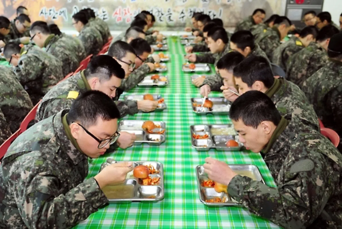 今年7月起，所有韩国新兵在入伍前都必须接受强制性药物检测。（互联网）