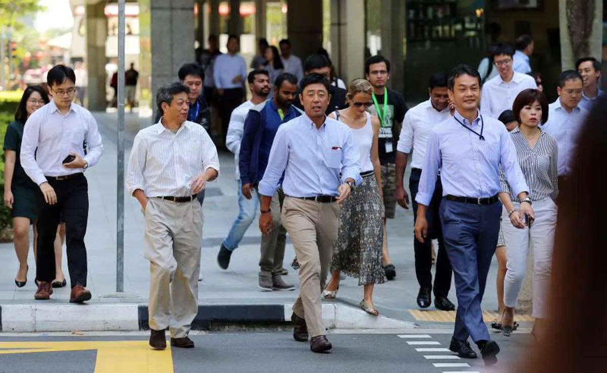  中高收入群体的收入增长幅度最高。（联合早报） 