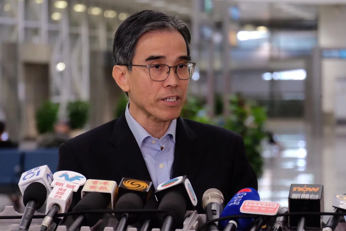  刘天成称有三种可能造成列车出轨。（大公报） 