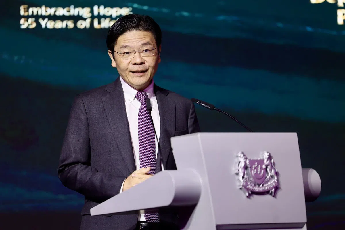 副总理兼财政部长黄循财出席新加坡援人机构55周年庆慈善晚宴时指出，孩童过早接触科技产品和社交媒体，可能会导致一些问题。（联合早报）
