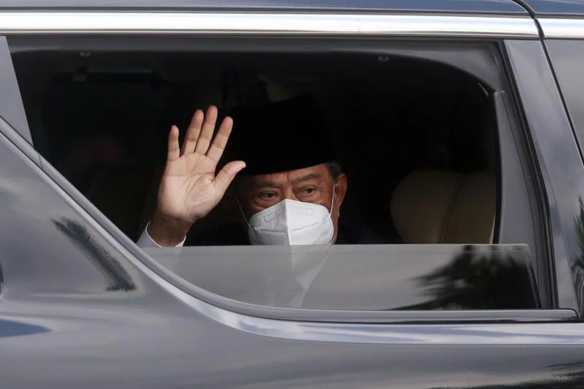  慕尤丁宣布辞去首相职位。（星报） 