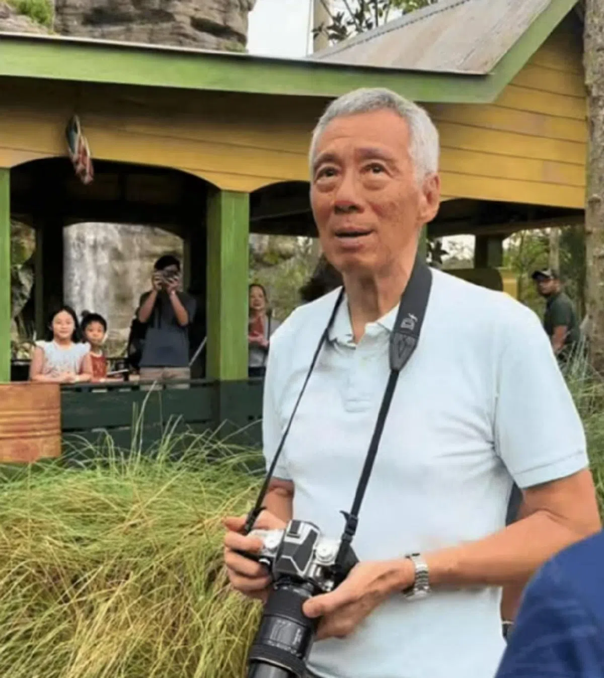 鸟儿飞得太快，连李显龙资政也被难倒了！（TikTok/rogertxnztv）
