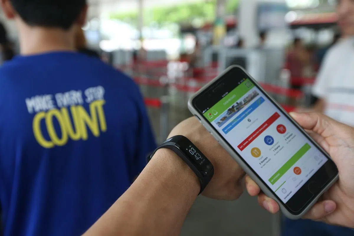 全国健步大挑战举办企业挑战，一度吸引本地超过260家来自不同领域的6万5000名工作人士参加。（联合早报）