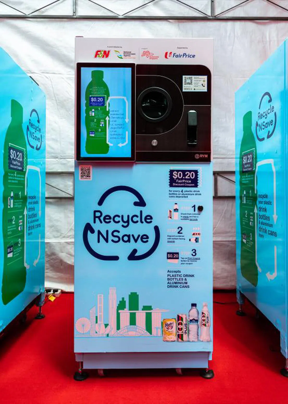  环保反向贩卖机本机。（Recycle N Save） 