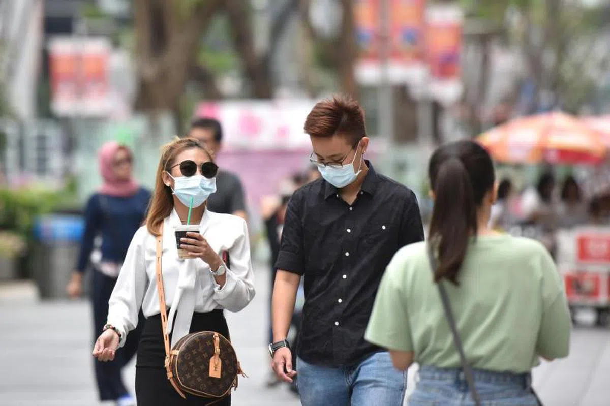 人类已被冠病折腾两年余，气候变化却还可能导致更多疫情发生。（海峡时报）