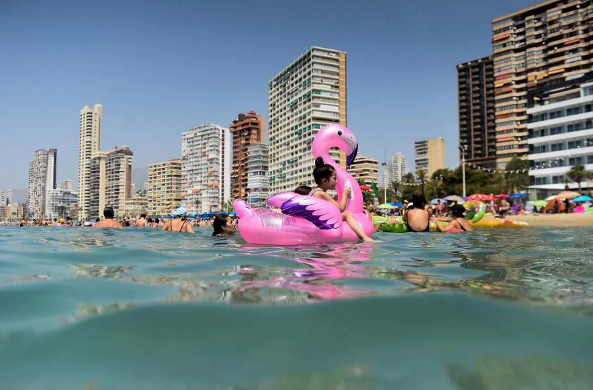 西班牙贝尼多姆市（Benidorm）海边。（法新社）