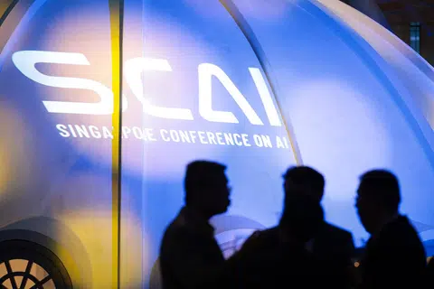 为期三天的新加坡人工智能会议汇集各国学术界、科技界及政治界代表商讨人工智能发展和应用课题。（联合早报）