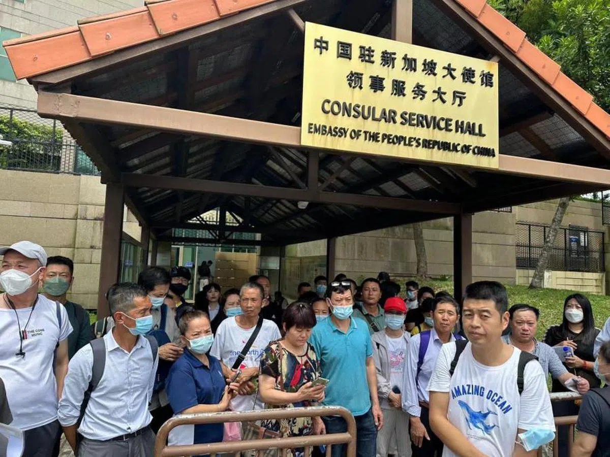 受影响的中国公民向中国大使馆求助。（受访者提供）