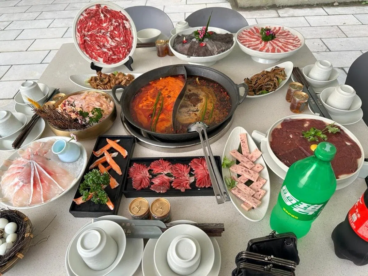 “百鬼宴”其实就是火锅，被骗了吧？（小红书）