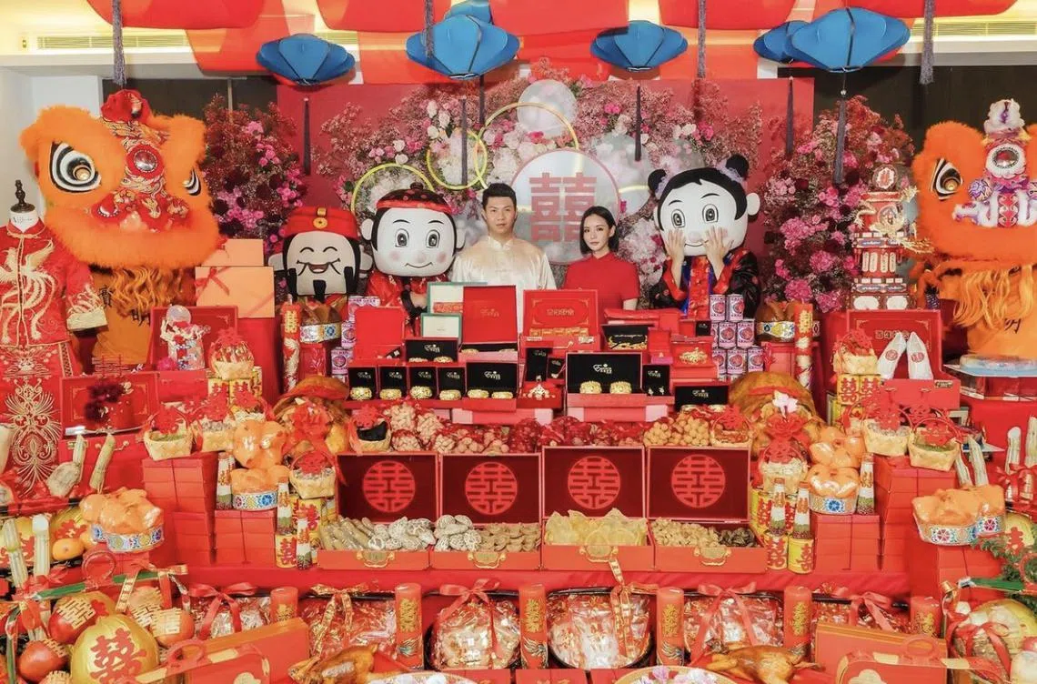 全屋布满红色和粉红色满天星和玫瑰，空气飘逸着浪漫气息。（kimlimhl instagram）