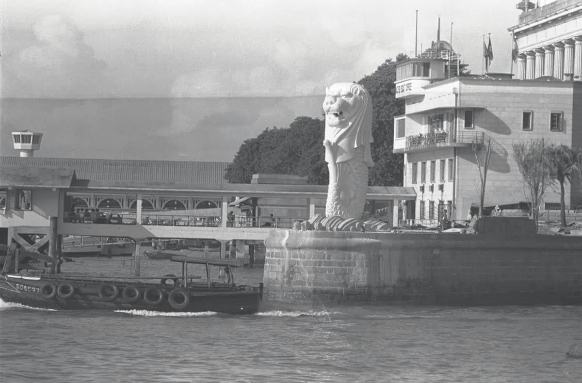 1972年5月的鱼尾狮塑像。（海峡时报）