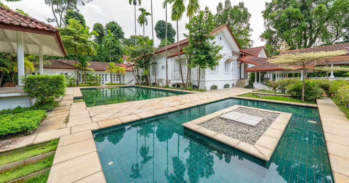 叫价3亿零800万的那森路优质洋房内庭。（Realstar Premier）