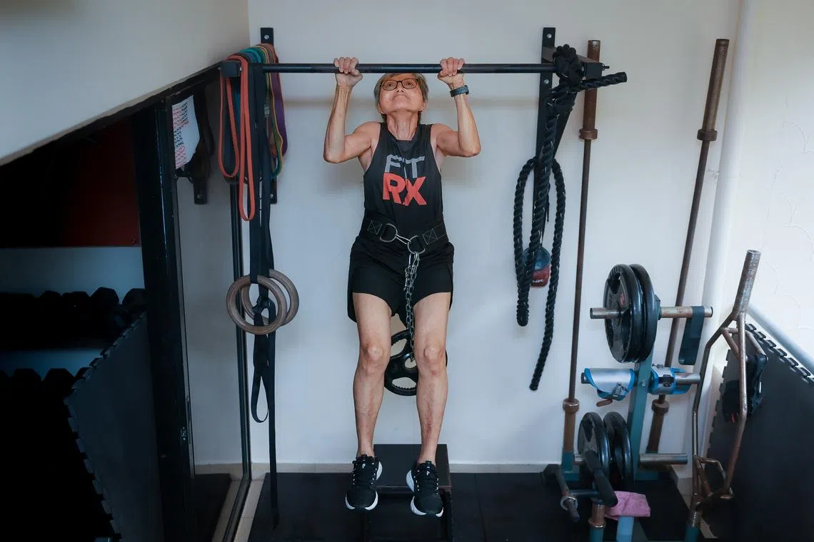 阿嬷的体力“杠杠的”，甚至比一般年轻人还强壮。