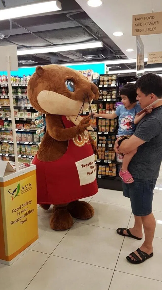 在超市偶遇Oscar，记得上前打声招呼！