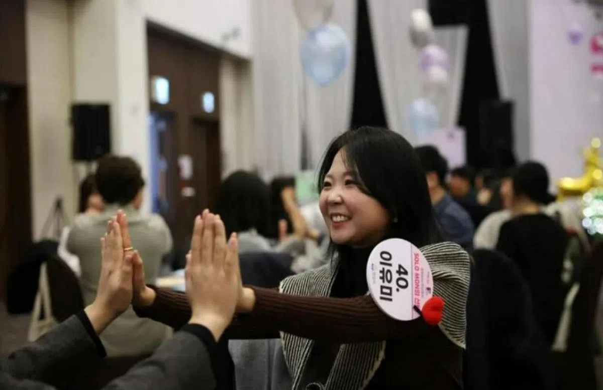 相亲时一直看着对方的脸，不紧张吗？（韩联社）