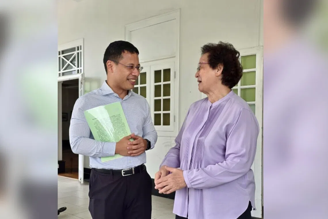 李智陞和他的中四华文老师 Heng Geok Hoon。