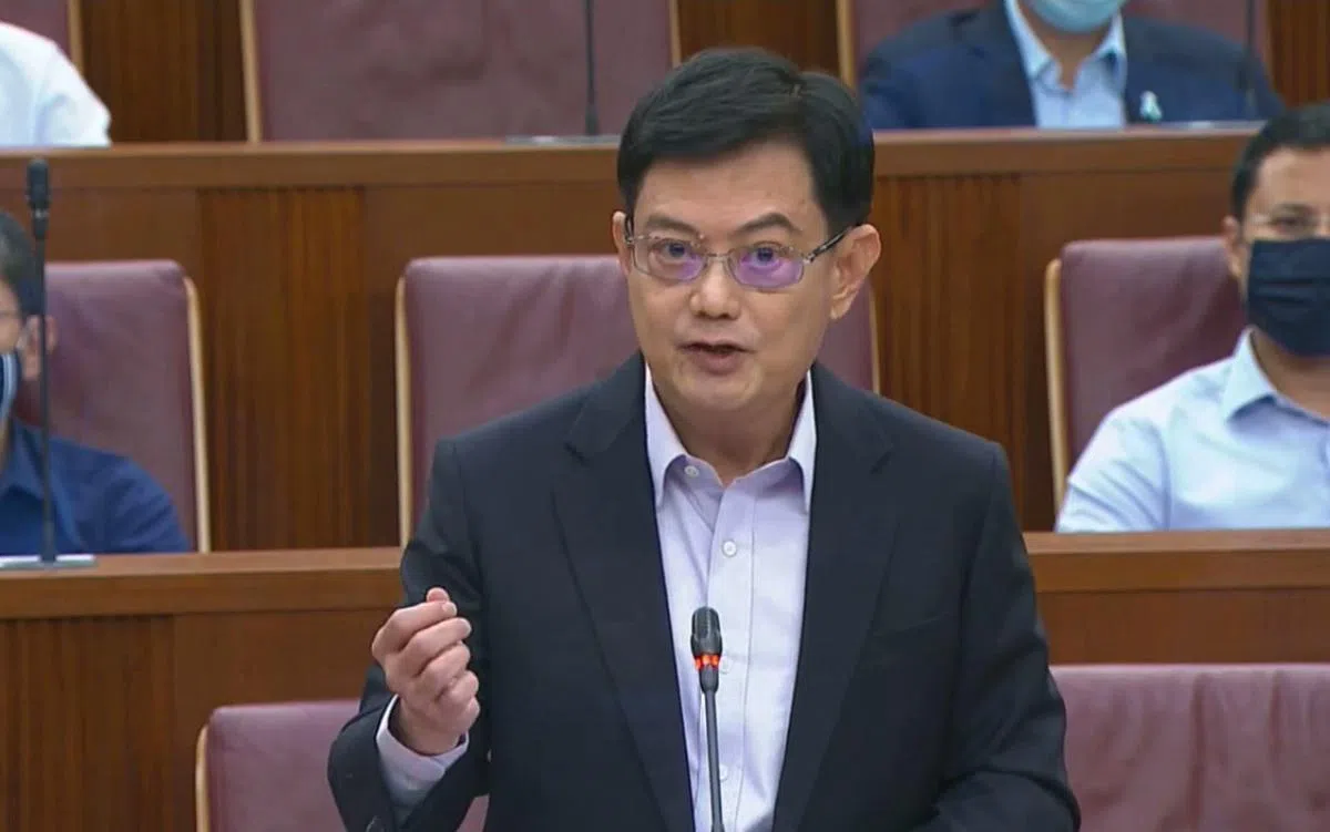  副总理兼经济政策统筹部长及财政部长王瑞杰在今天大年初五下午3点发表《2021财政年预算案声明》。（国会直播视频截图） 