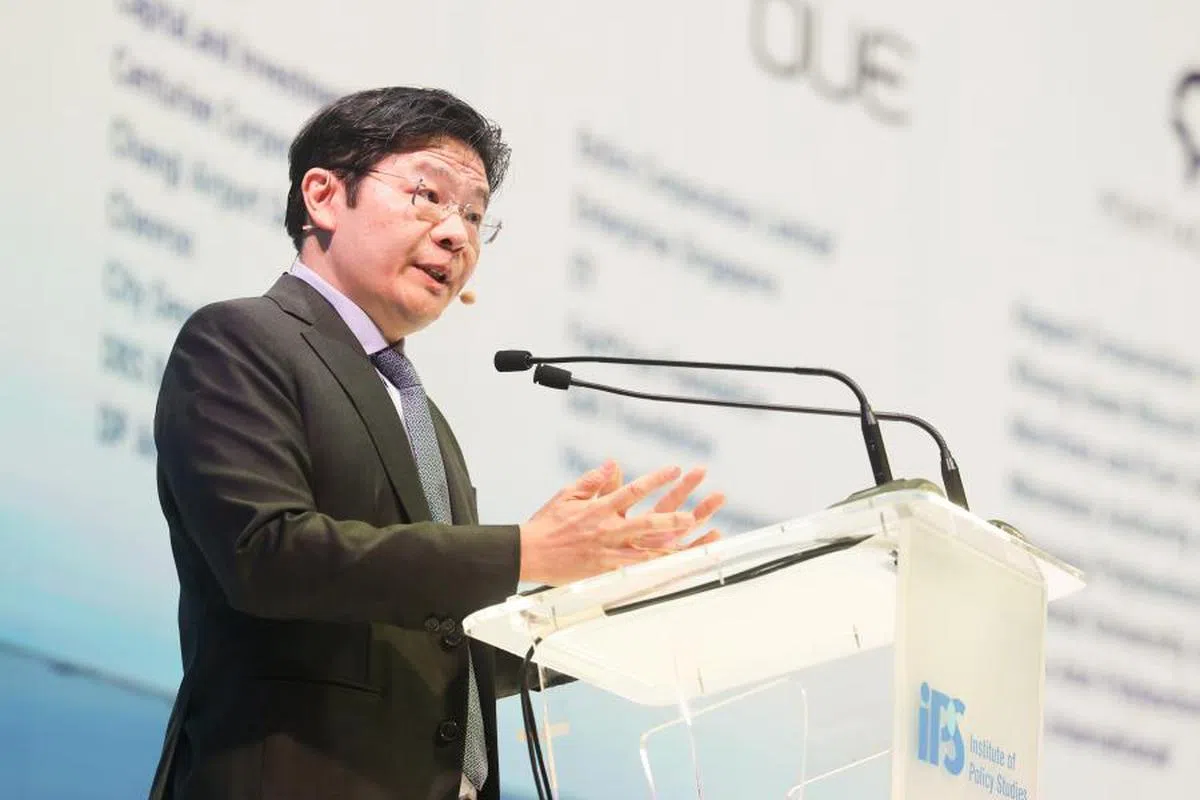 黄循财多次提到本地过度重视文凭的问题。（联合早报）
