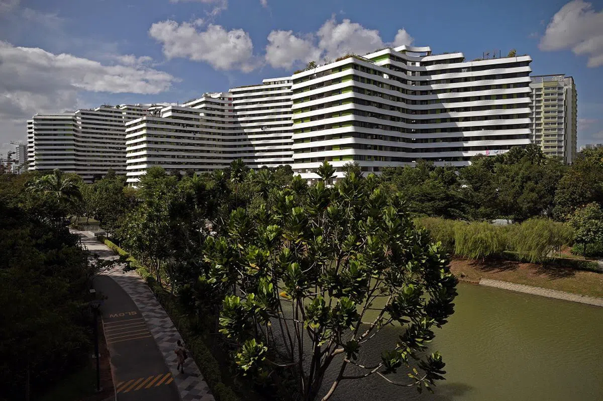 榜鹅水滨台（Waterway Terraces）的组屋于2016年竣工，2022年共有60个四房式组屋出售，平均转售价为58万8000元。（海峡时报）