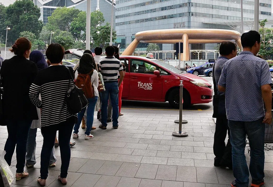 截至2023年11月，本地点对点载客服务，仅约12%的乘客是在路边拦车。（海峡时报档案照片）