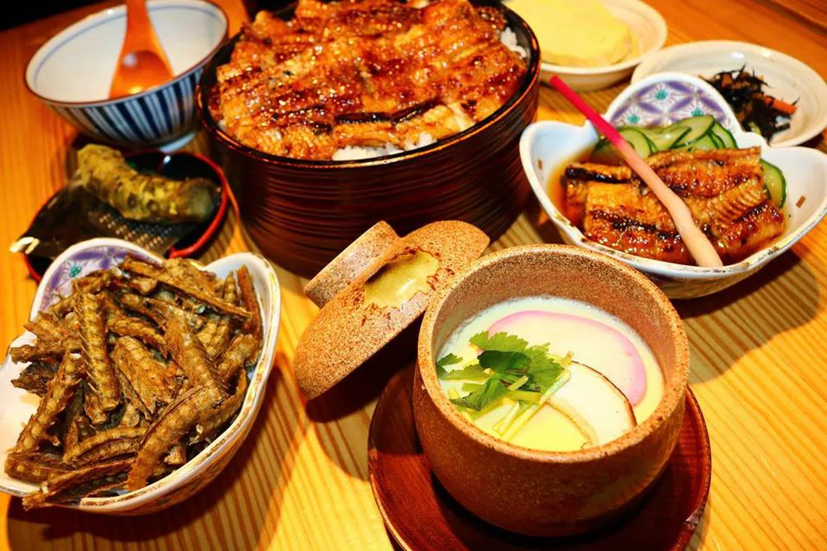  招牌菜：鳗鱼套餐（26元8角++） 