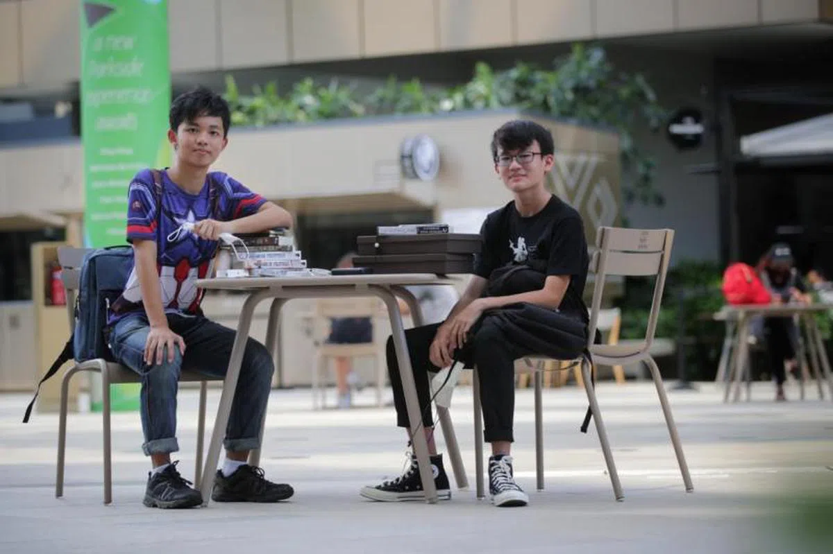  苏祥麟（左）和理查德。（海峡时报） 