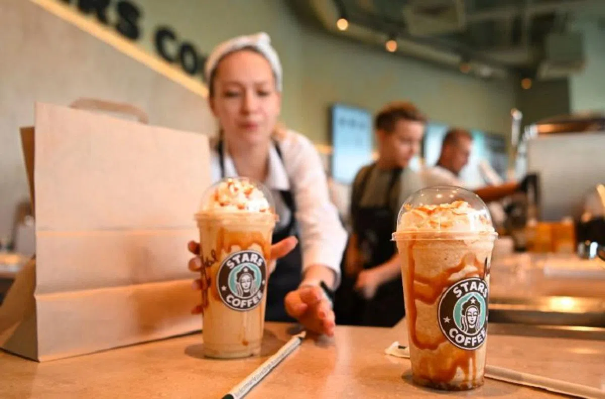 俄国本土品牌Stars Coffee正式取代星巴克的130家分店。（法新社）