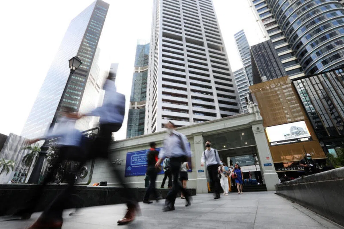 根据预估数字，我国经济今年首三季同比增长4.3％，多数领域已恢复到疫情暴发前水平。（联合早报）