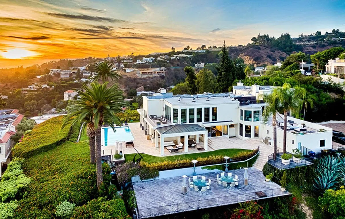  全球前三大经济体依旧包揽最多超级富豪，图为美国比弗利山庄（Beverly Hills），是富商名人云集的高级住宅区。（互联网） 