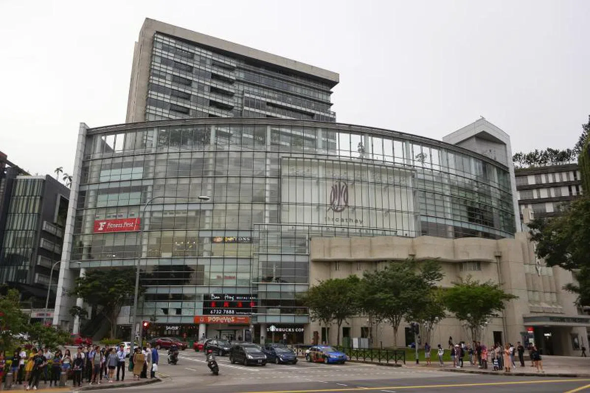 2006年落成的新国泰大厦。（海峡时报）