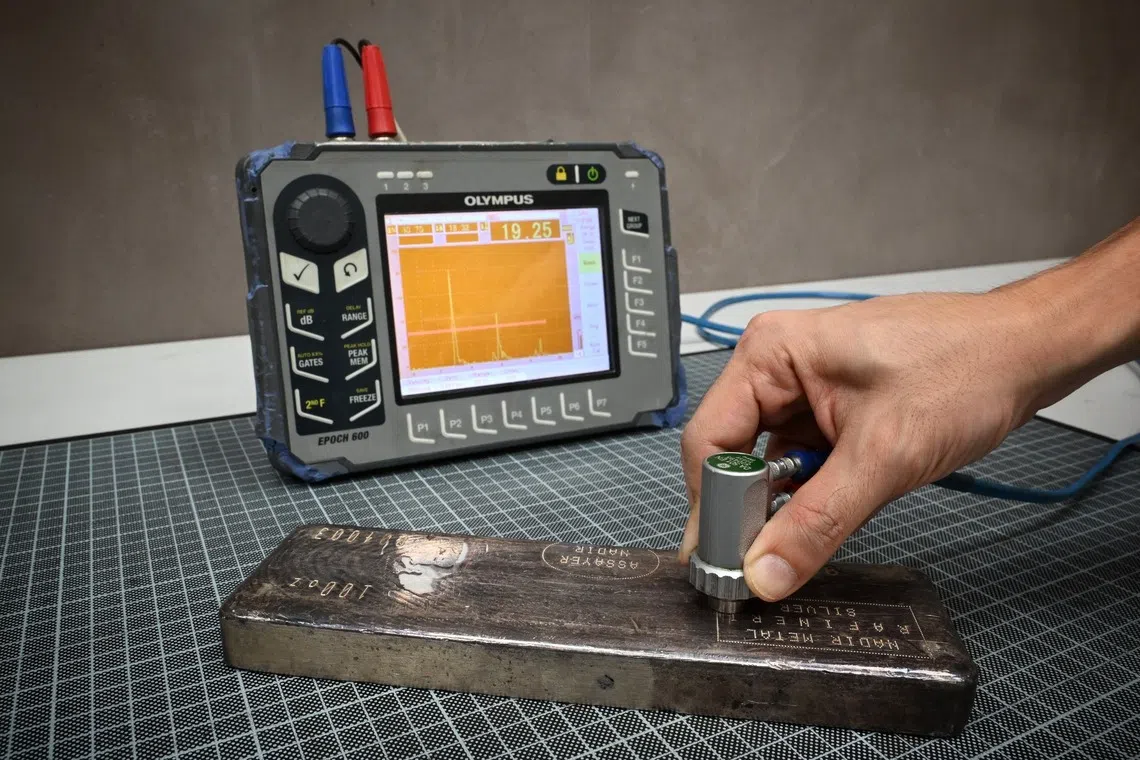 超声波检测是一种用于验证金银制品完整性的检测工具，检查内部是否掺入了另一种金属，内有空隙，甚至是纯度。