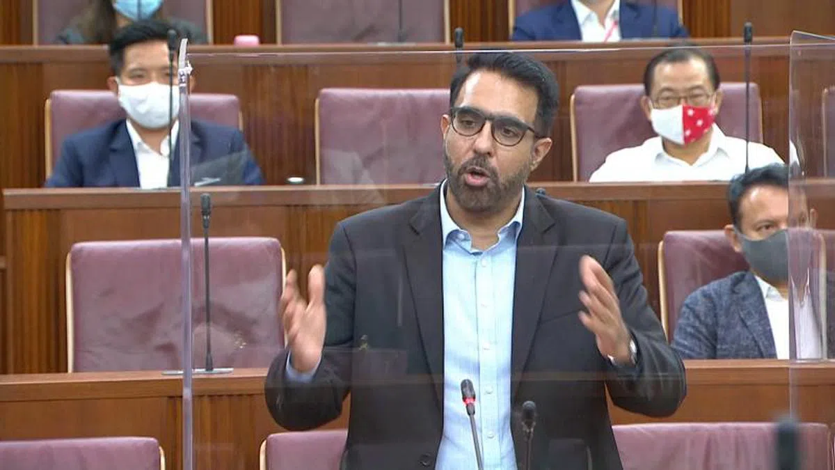  毕丹星想知道新加坡人是否在经济成长和本地的工作职缺中受惠。（GOV.SG） 