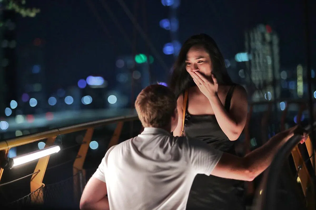 有意结婚的单身者人数递减，当中有多少人愿意经营一段异地恋？（海峡时报）