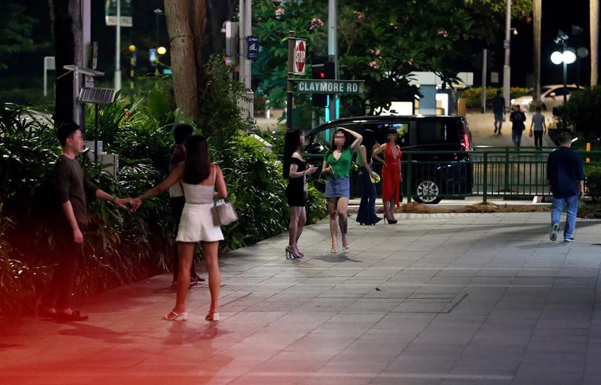 豪杰大厦的性工作者来自柬埔寨、阿根廷、肯尼亚、菲律宾，和澳大利亚等。（海峡时报）