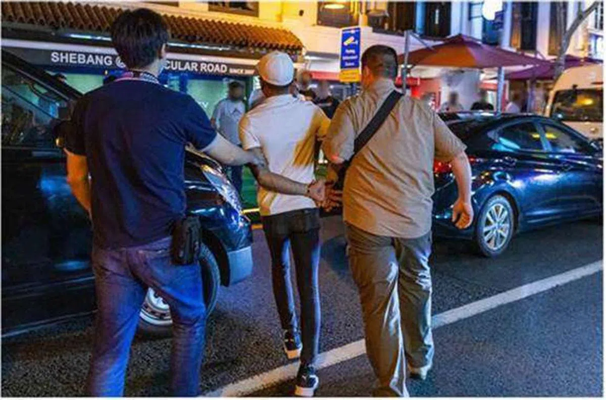“第55条”通常用在对付私会党徒和非法放贷的大耳窿。（新加坡警察部队）