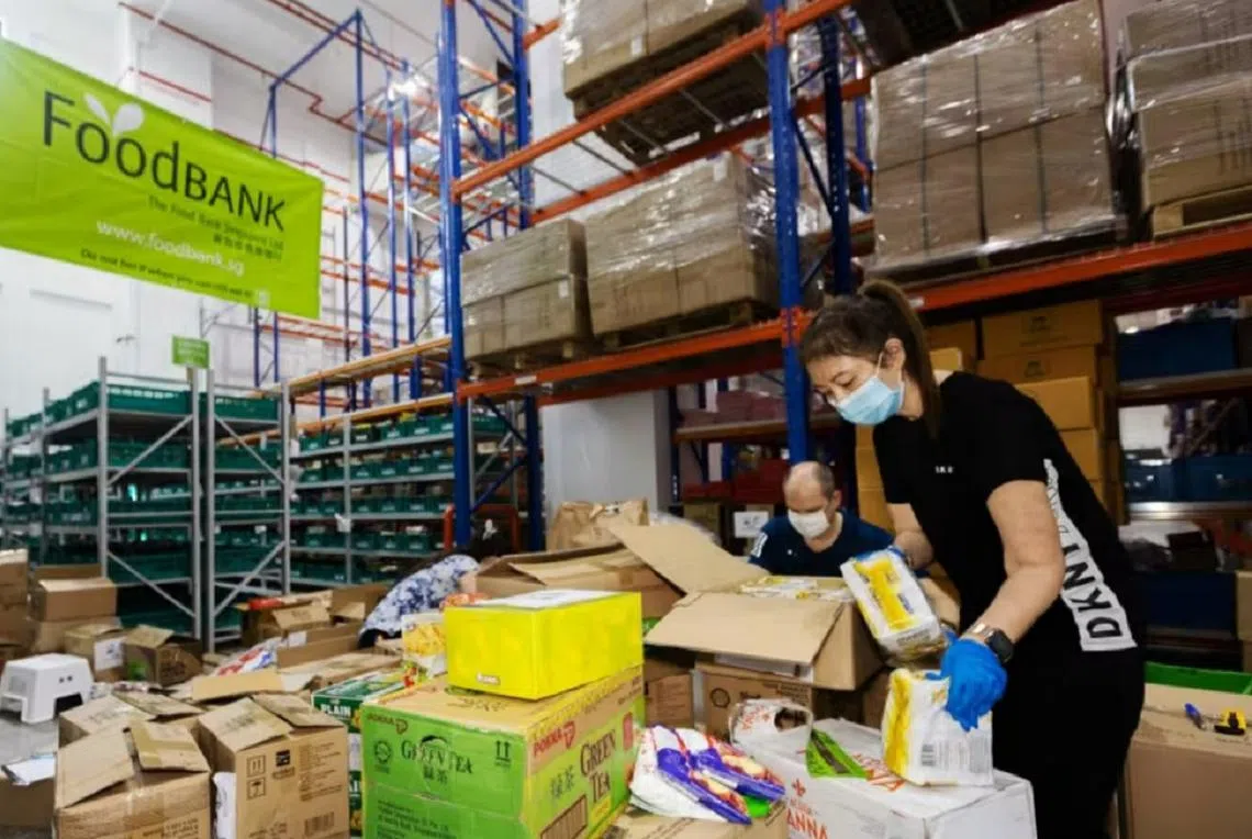 为善不落人后。（新加坡食物银行脸书）