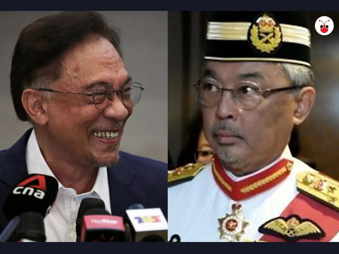 今天突然召开记者会宣布自己掌握“强大多数”的国会议员支持，足可成立新政府的安华（左）与马国国家元首苏丹阿都拉。（红蚂蚁制图）