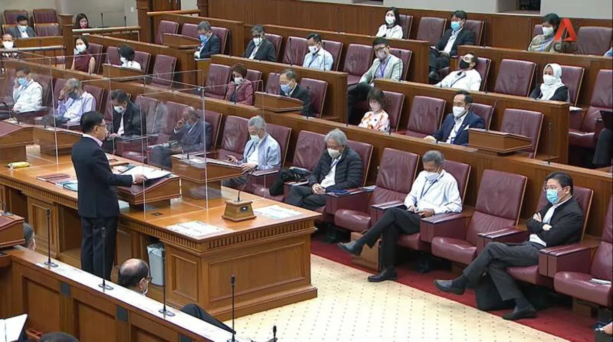  副总理兼经济政策统筹部长及财政部长王瑞杰在国会复会时演讲。（新传媒视频截图） 