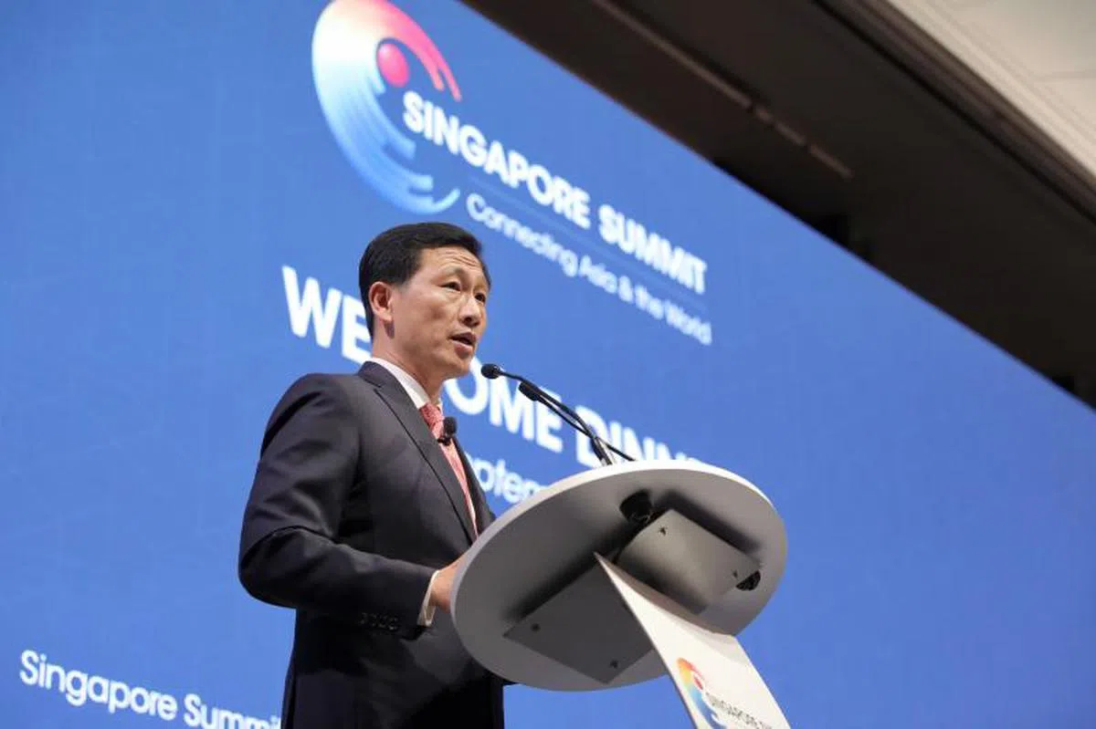  教育部长王乙康接受本地媒体访问时曾说，新加坡未来很可能会出现没有大学文凭的总理。（海峡时报） 