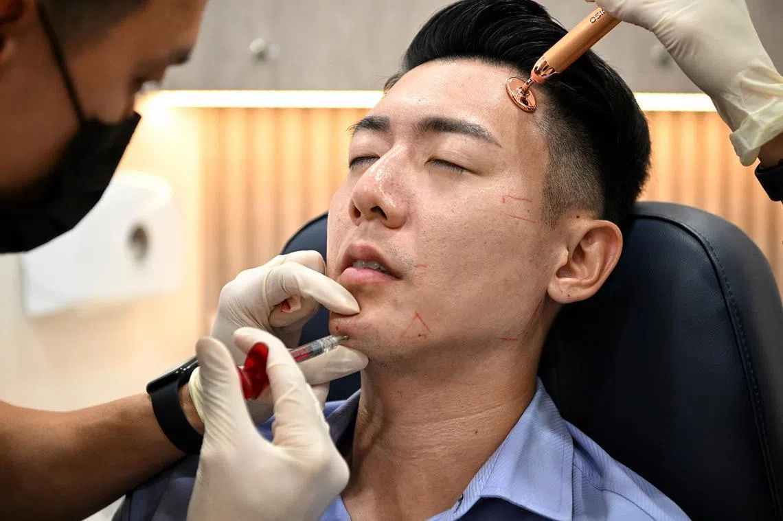 这位绝对不是懒男人。（海峡时报）