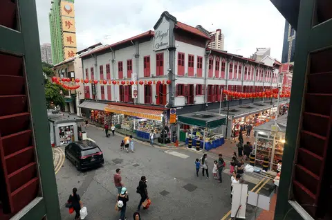 位于史密斯街和丁加奴街交界处的牛车水街市。（联合早报）