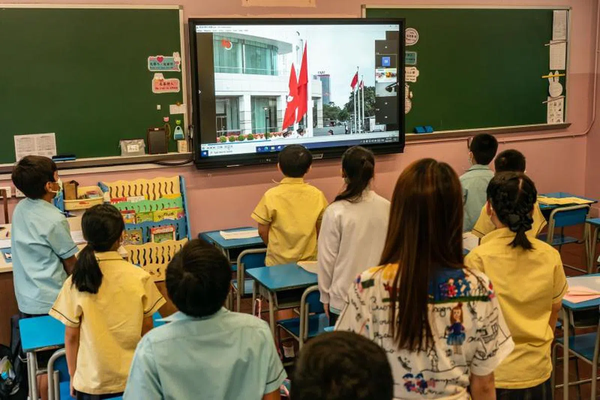 北京和港府立意在香港各个教育阶段纳入爱国教育元素。（纽约时报）