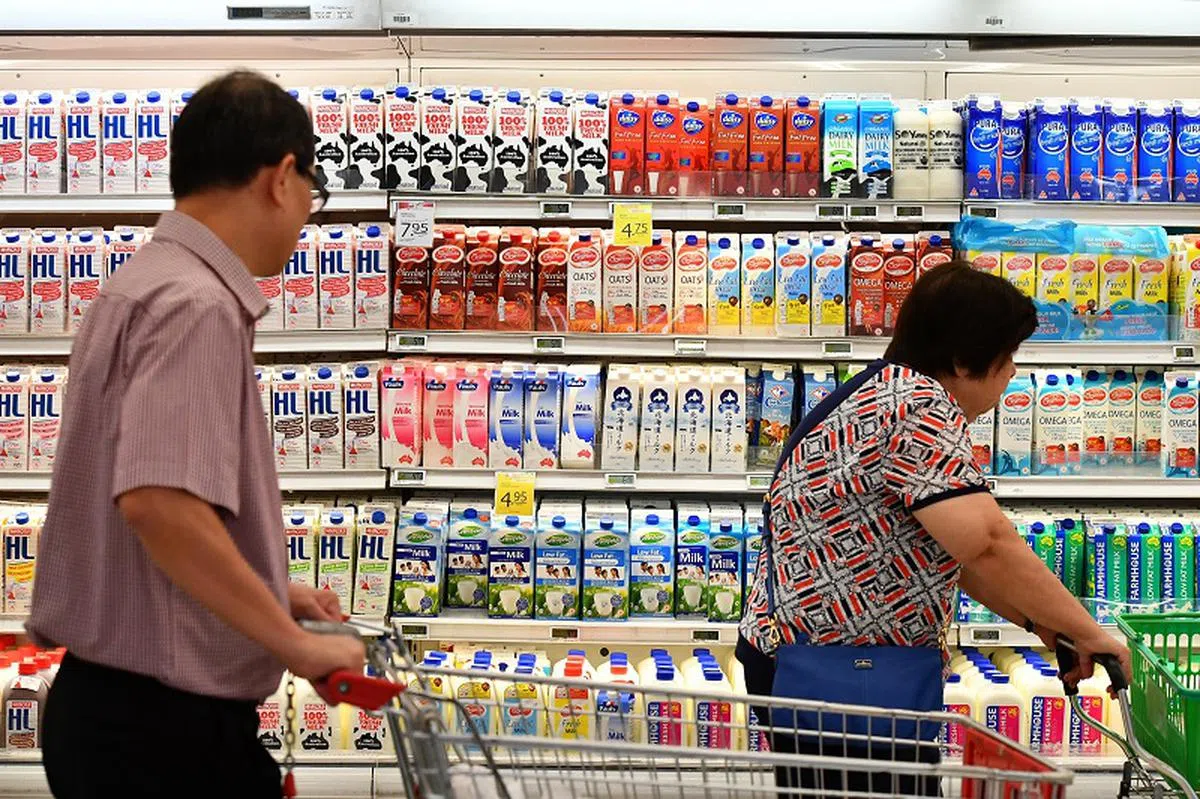 “最佳使用日期”一般用于牛奶等商品。（海峡时报）