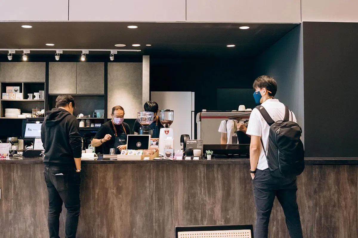 前言咖啡旗下七家店共有32名职员，其中26名是特需人士。（取自面簿）