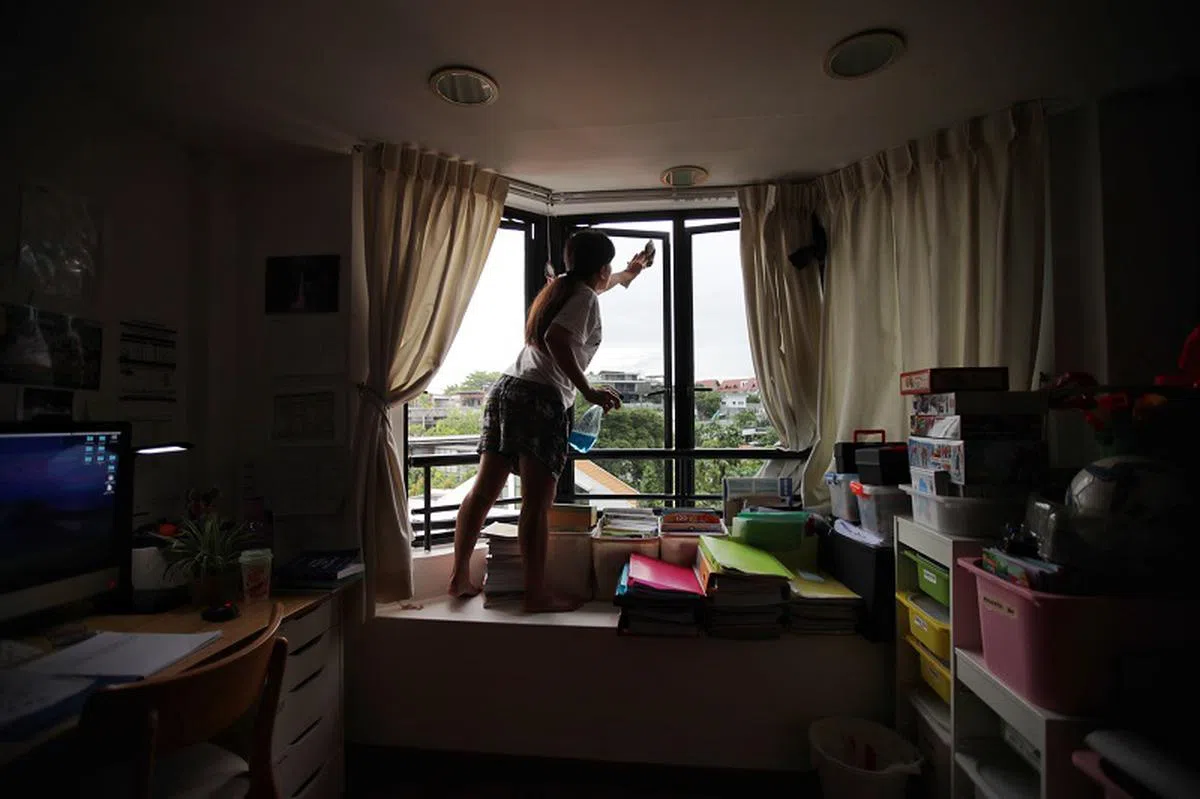 截至去年12月，有24万6000外籍女佣在本地工作。（海峡时报）