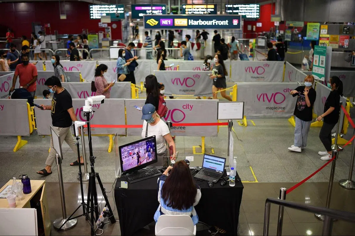 新加坡最大购物中心怡丰城附近的港湾站。（海峡时报档案照片）