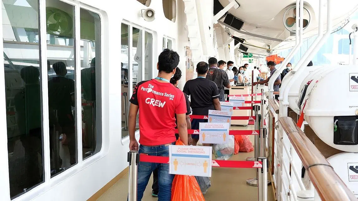 新加坡首批60名病愈客工，已被安排入住双子星号。（云顶邮轮集团提供）